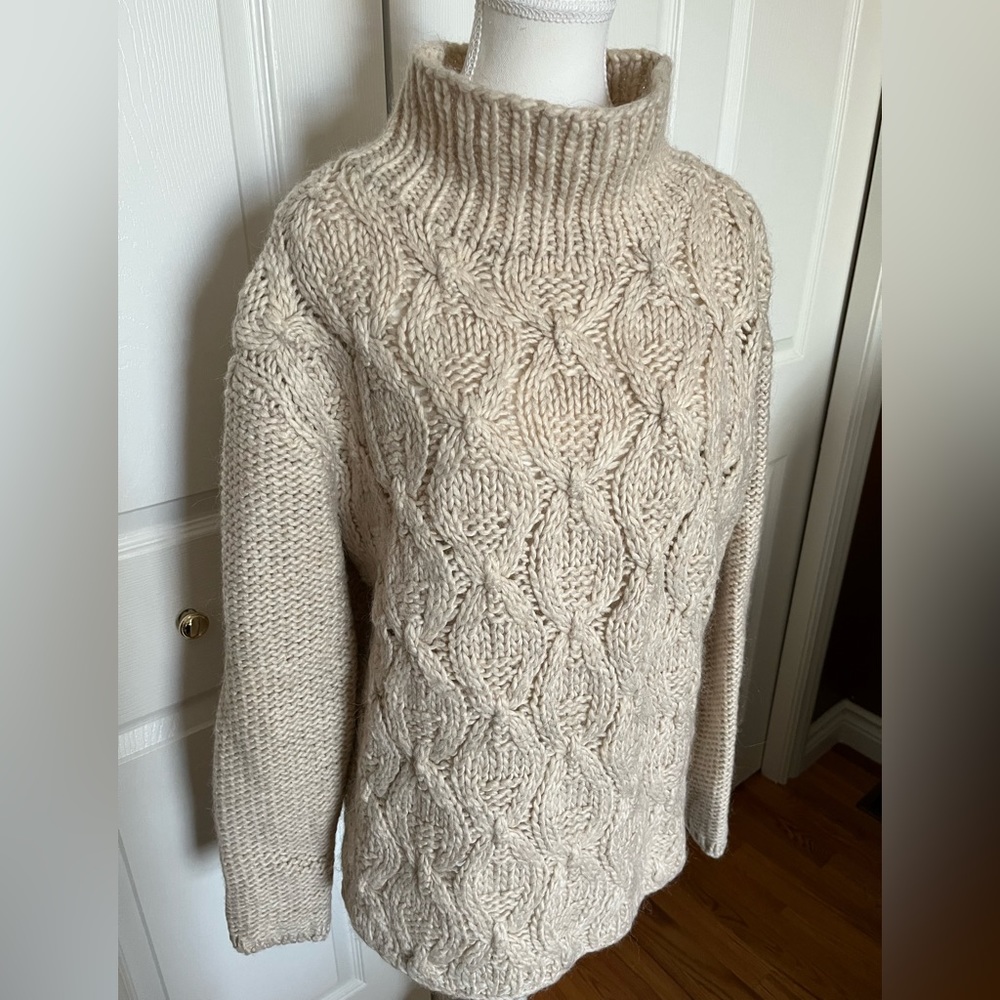 Cream relaxed sweater, oversized Size Small